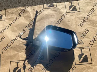 2013 SUZUKI VITARA ELECTRONIC DOOR MIRROR RIGHT SIDE FOR SALE. IN PRISTINE CONDITION