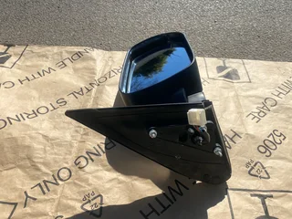 2013 SUZUKI VITARA ELECTRONIC DOOR MIRROR RIGHT SIDE FOR SALE. IN PRISTINE CONDITION