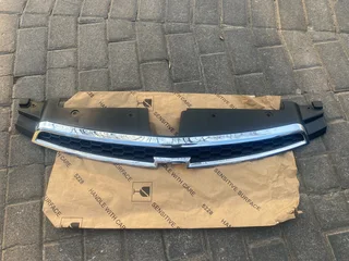 2013 Chevrolet Cruze Upper Radiator Grille For Sale. In Pristine Condition