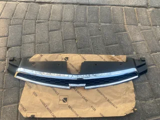 2013 CHEVROLET CRUZE UPPER RADIATOR GRILLE FOR SALE. IN PRISTINE CONDITION