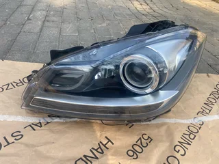 2014 Mercedes Benz C-class W204 Xenon Headlight Left Side For Sale. In Pristine Condition