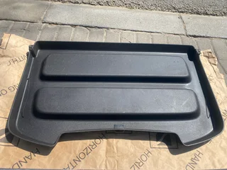 2017 RENAULT DUSTER PARCEL SHELF FOR SALE. IN PRISTINE CONDITION