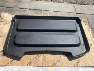 2017 RENAULT DUSTER PARCEL SHELF FOR SALE. IN PRISTINE CONDITION