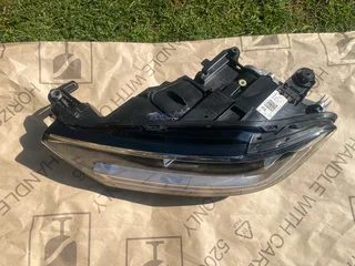 2023 VW T-ROC IQ LED HEADLIGHT LEFT SIDE FOR SALE. IN EXCELLENT CONDITION