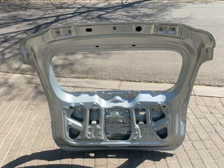 2024 SUZUKI ERTIGA / TOYOTA RUMION TAILGATE SHELL FOR SALE. IN PRISTINE CONDITION