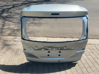 2024 SUZUKI ERTIGA / TOYOTA RUMION TAILGATE SHELL FOR SALE. IN PRISTINE CONDITION
