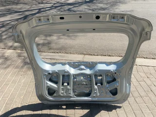 2024 SUZUKI ERTIGA / TOYOTA RUMION TAILGATE SHELL FOR SALE. IN PRISTINE CONDITION