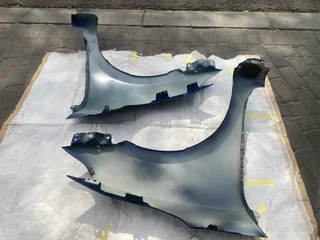 2023 SUZUKI SWIFT LEFT FRONT AND RIGHT FENDERS FOR SALE. IN EXCELLENT CONDITION