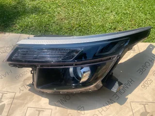 2024 KIA SELTOS EX LED HEADLIGHT LEFT SIDE FOR SALE. IN PRISTINE CONDITION