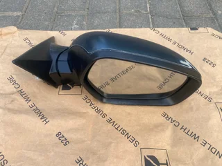 2025 Mahindra Xuv 3x0 Electronic Auto-fold Door Mirror Right Side For Sale. In Excellent Condition