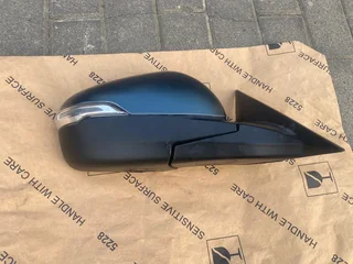 2025 MAHINDRA XUV 3X0 ELECTRONIC AUTO-FOLD DOOR MIRROR RIGHT SIDE FOR SALE. IN EXCELLENT CONDITION