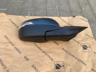 2025 MAHINDRA XUV 3X0 ELECTRONIC AUTO-FOLD DOOR MIRROR RIGHT SIDE FOR SALE. IN EXCELLENT CONDITION