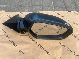 2025 MAHINDRA XUV 3X0 ELECTRONIC AUTO-FOLD DOOR MIRROR RIGHT SIDE FOR SALE. IN EXCELLENT CONDITION