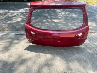 2019 HYUNDAI 120 TAILGATE SHELL FOR SALE. IN EXCELLENT CONDITION