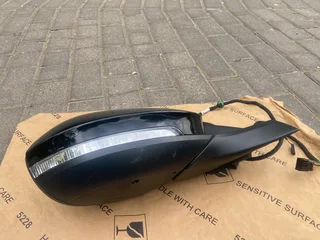 2022 VW T-ROC ELECTRONIC AUTO-FOLD DOOR MIRROR WITH CAMERA RIGHT SIDE FOR SALE.IN PRISTINE CONDITION