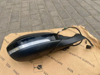 2022 VW T-ROC ELECTRONIC AUTO-FOLD DOOR MIRROR WITH CAMERA RIGHT SIDE FOR SALE.IN PRISTINE CONDITION