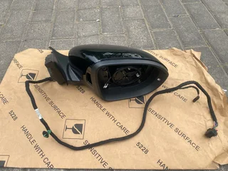 2022 VW T-ROC ELECTRONIC AUTO-FOLD DOOR MIRROR WITH CAMERA RIGHT SIDE FOR SALE.IN PRISTINE CONDITION