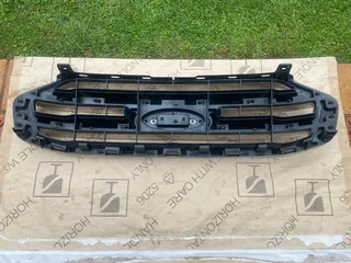 2018 FORD EVEREST RADIATOR GRILLE FOR SALE. IN PRISTINE CONDITION