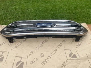 2018 FORD EVEREST RADIATOR GRILLE FOR SALE. IN PRISTINE CONDITION
