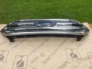 2018 FORD EVEREST RADIATOR GRILLE FOR SALE. IN PRISTINE CONDITION
