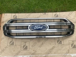 2018 FORD EVEREST RADIATOR GRILLE FOR SALE. IN PRISTINE CONDITION