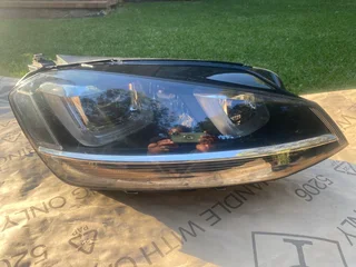 2019 Vw Golf 7 Tsi Xenon Headlight Right Side For Sale. In Pristine Condition