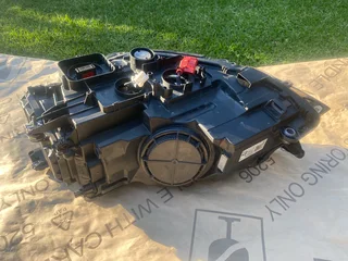 2019 VW GOLF 7 TSI XENON HEADLIGHT RIGHT SIDE FOR SALE. IN PRISTINE CONDITION