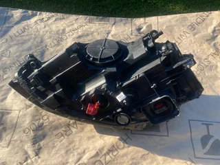 2019 VW GOLF 7 TSI XENON HEADLIGHT RIGHT SIDE FOR SALE. IN PRISTINE CONDITION