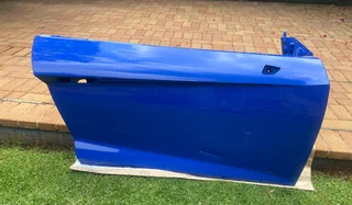 2022 AUDI R8 SPYDER DOOR SHELL RIGHT SIDE FOR SALE. IN PRISTINE CONDITION