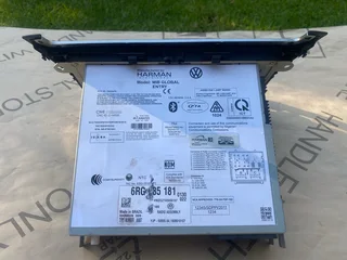 2020 VW CADDY RADIO FOR SALE. IN PRISTINE CONDITION