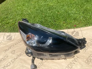 2019 Mazda 2 Xenon Headlight Right Side For Sale. In Excellent Condition