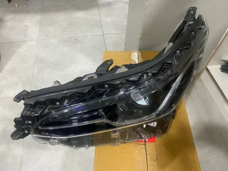 2023 TOYOTA FORTUNER BI-BEAM LED HEADLIGHT LEFT SIDE FOR SALE. IN EXCELLENT CONDITION