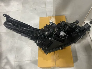 2023 TOYOTA FORTUNER BI-BEAM LED HEADLIGHT LEFT SIDE FOR SALE. IN EXCELLENT CONDITION