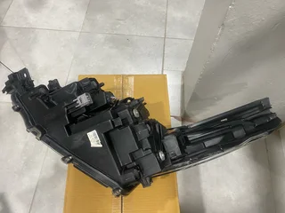 2023 TOYOTA FORTUNER BI-BEAM LED HEADLIGHT RIGHT SIDE FOR SALE. IN EXCELLENT CONDITION