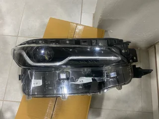 2023 TOYOTA FORTUNER BI-BEAM LED HEADLIGHT RIGHT SIDE FOR SALE. IN EXCELLENT CONDITION