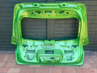 2025 OPEL MOKKA TAILGATE SHELL FOR SALE. IN PRISTINE CONDITION