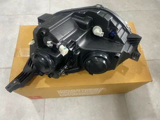 2024 RENAULT TRIBER HEADLIGHT RIGHT SIDE FOR SALE. IN EXCELLENT CONDITION