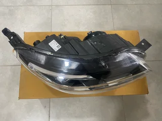 2024 RENAULT TRIBER HEADLIGHT RIGHT SIDE FOR SALE. IN EXCELLENT CONDITION