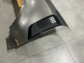 2022 LAND ROVER DEFENDER LEFT FRONT FENDER FOR SALE. IN PRISTINE CONDITION