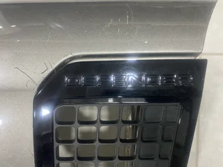 2022 LAND ROVER DEFENDER LEFT FRONT FENDER FOR SALE. IN PRISTINE CONDITION