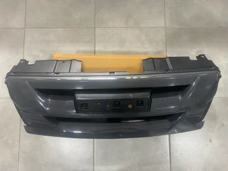 2024 ISUZU D-MAX RADIATOR GRILLE FOR SALE. IN PRISTINE CONDITION