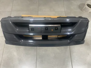 2024 ISUZU D-MAX RADIATOR GRILLE FOR SALE. IN PRISTINE CONDITION