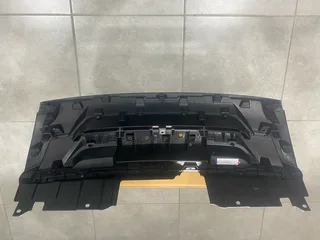 2024 ISUZU D-MAX RADIATOR GRILLE FOR SALE. IN PRISTINE CONDITION