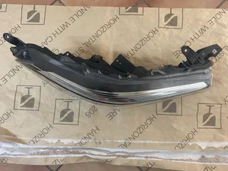 2024 TOYOTA COROLLA CROSS FULL LED HEADLIGHT RIGHT SIDE FOR SALE. IN PRISTINE CONDITION