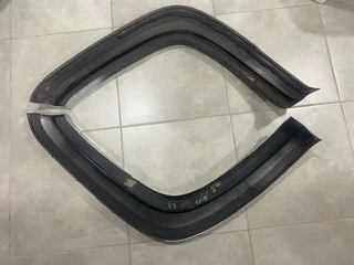 2014 VW AMAROK DOUBLE CAB FRONT FENDERS ARCH MOULDINGS FOR SALE. IN EXCELLENT CONDITION