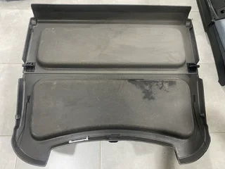 2017 RENAULT DUSTER PARCEL SHELF FOR SALE. IN PRISTINE CONDITION