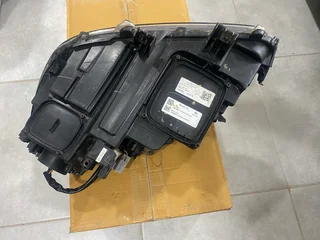 2022 TOYOTA URBAN CRUISER FULL LED HEADLIGHT RIGHT SIDE FOR SALE. IN EXCELLENT CONDITION