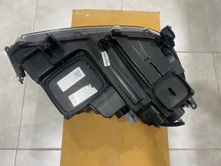 2022 TOYOTA URBAN CRUISER FULL LED HEADLIGHT LEFT SIDE FOR SALE. IN EXCELLENT CONDITION