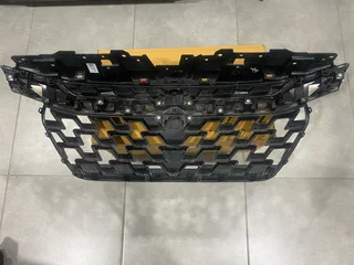 2025 SUZUKI FRONX RADIATOR GRILLE FOR SALE. IN PRISTINE CONDITION