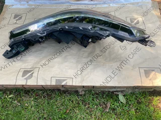 2024 TOYOTA COROLLA CROSS HYBRID FULL LED HEADLIGHT RIGHT SIDE FOR SALE. IN EXCELLENT CONDITION